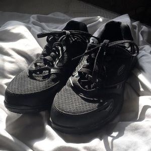 Doctor schools oil resistant black tennis shoes